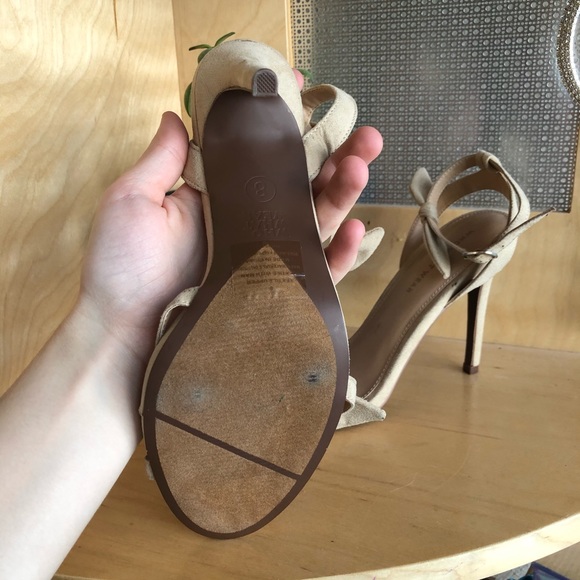 Bow heels 👠 - Picture 2 of 3